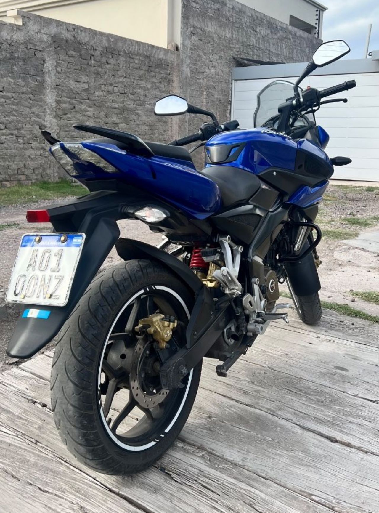 Bajaj Rouser Usada en Mendoza, deRuedas