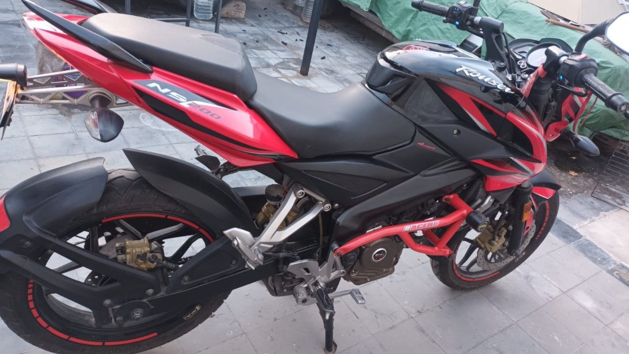 Bajaj Rouser Usada en Mendoza, deRuedas