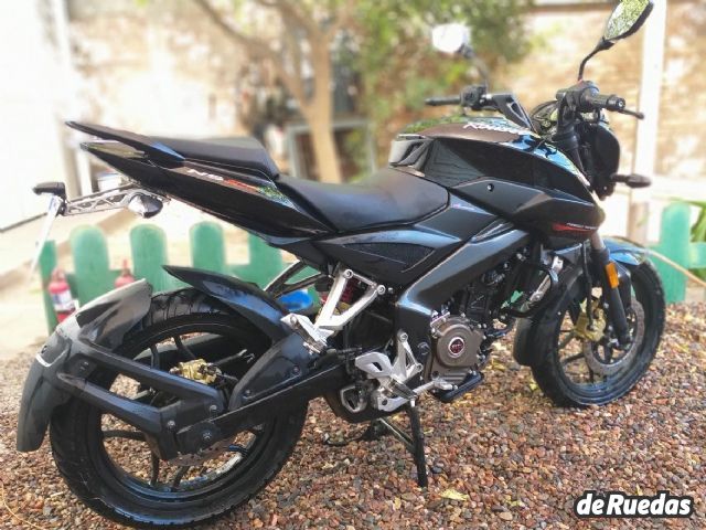 Bajaj Rouser Usada en Mendoza, deRuedas