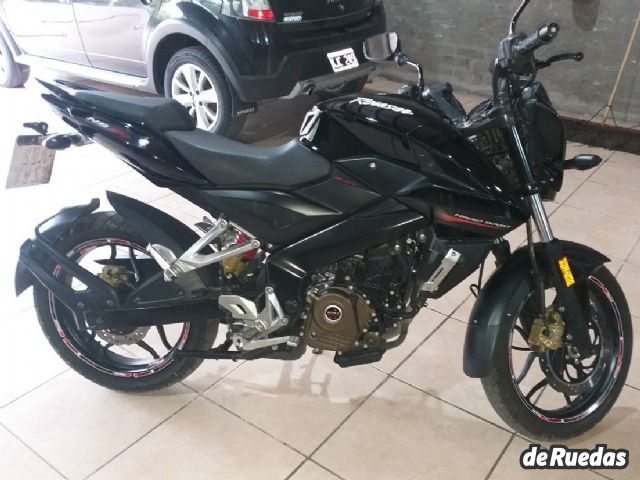Bajaj Rouser Usada en Mendoza, deRuedas