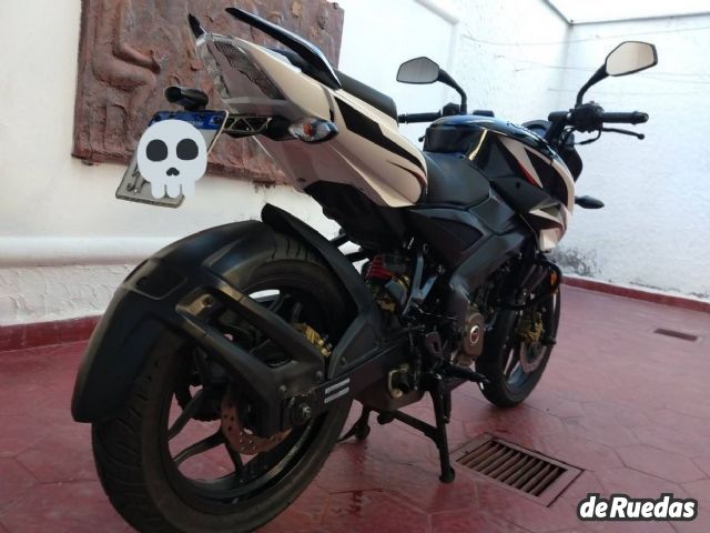 Bajaj Rouser Usada en Mendoza, deRuedas