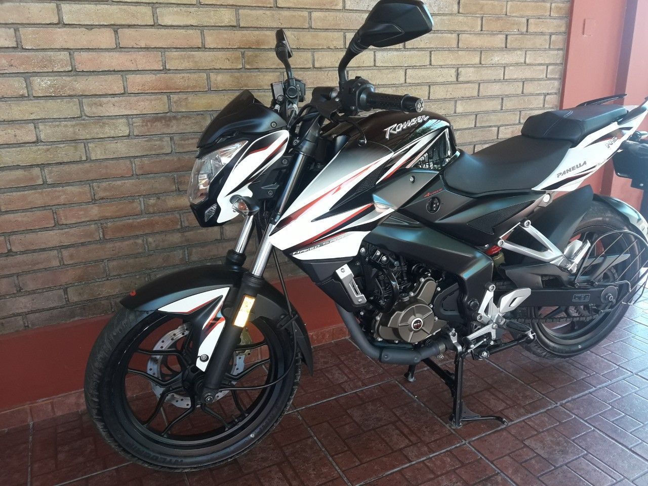 Bajaj Rouser Usada en Mendoza, deRuedas