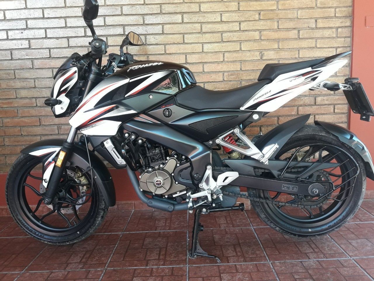 Bajaj Rouser Usada en Mendoza, deRuedas