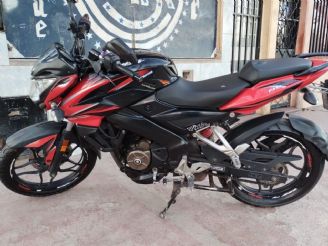 Bajaj Rouser Usada en Mendoza