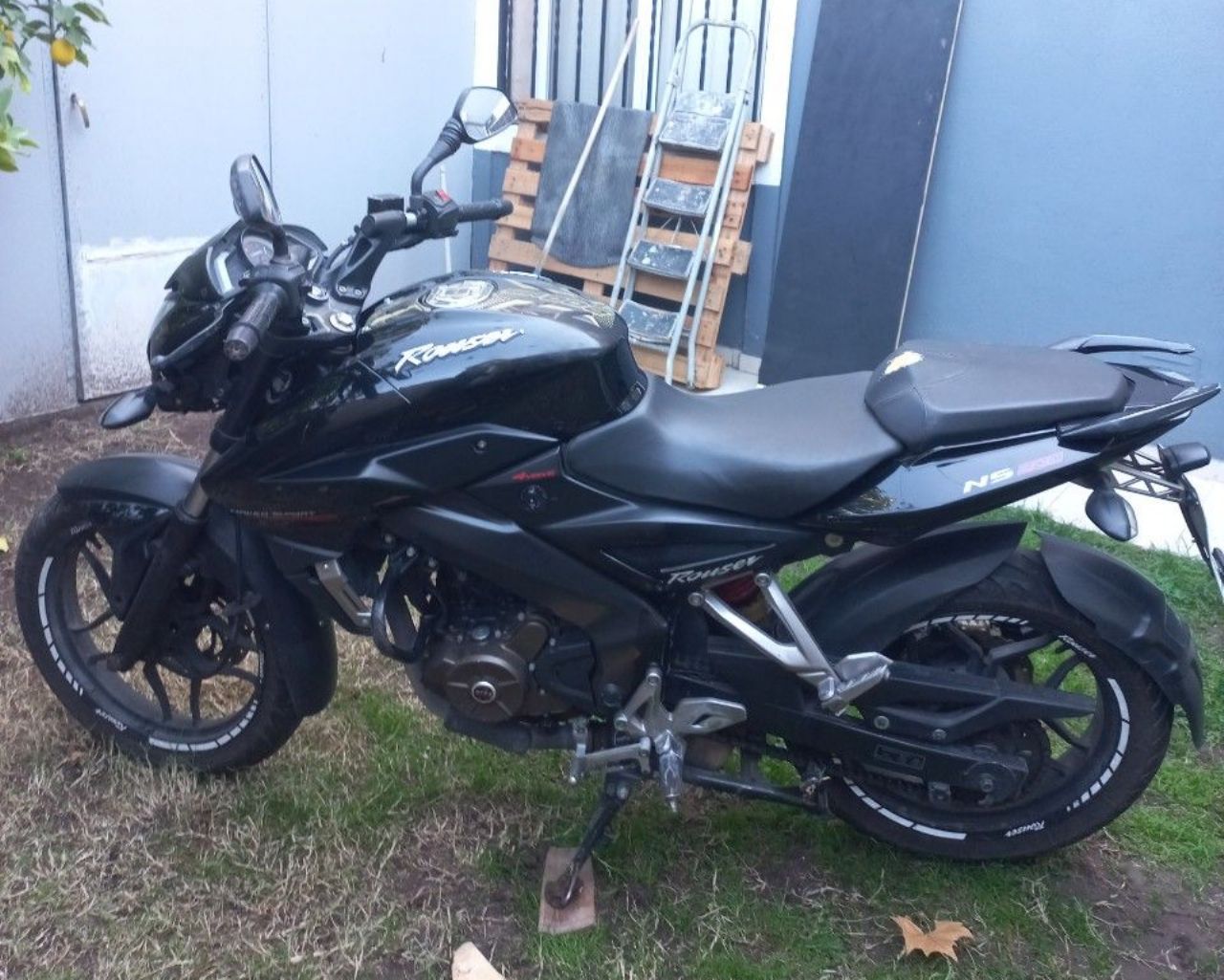Bajaj Rouser Usada en Mendoza, deRuedas