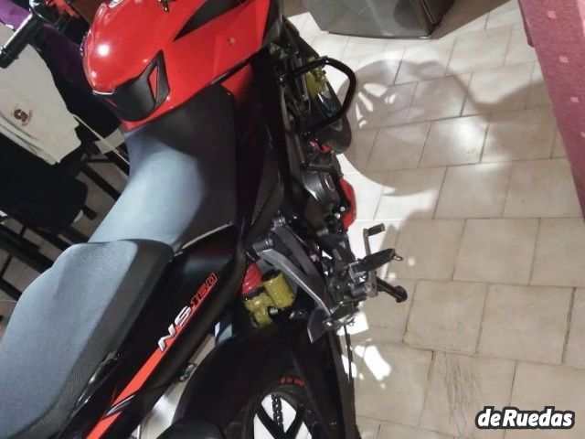 Bajaj Rouser Usada en Mendoza, deRuedas