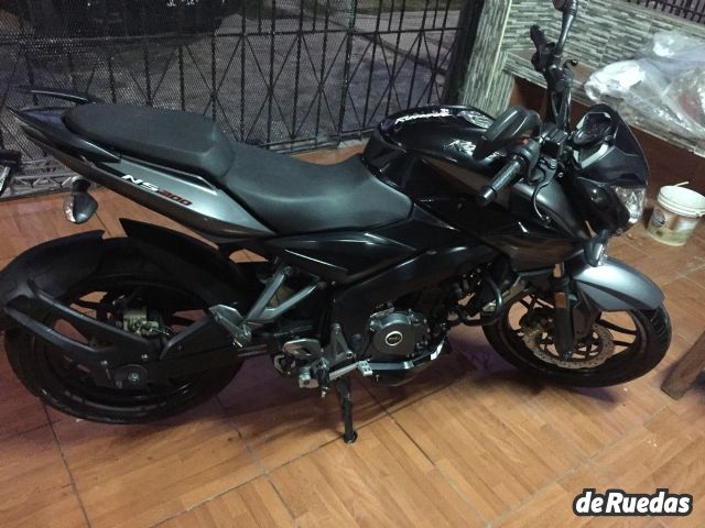 Bajaj Rouser Usada en Mendoza, deRuedas