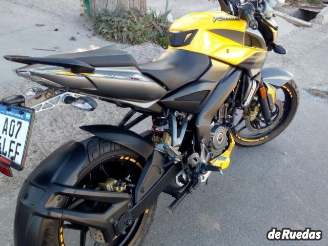 Bajaj Rouser Usada en Mendoza, deRuedas