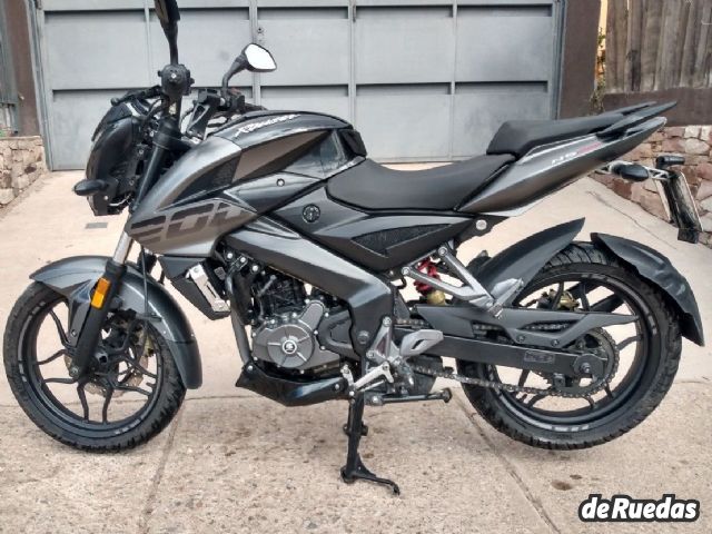 Bajaj Rouser Usada en Mendoza, deRuedas