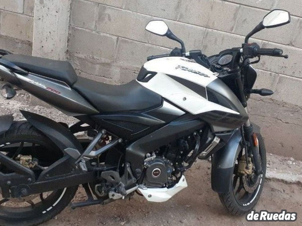 Bajaj Rouser Usada en Mendoza, deRuedas