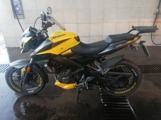 Bajaj Rouser Usada en Mendoza