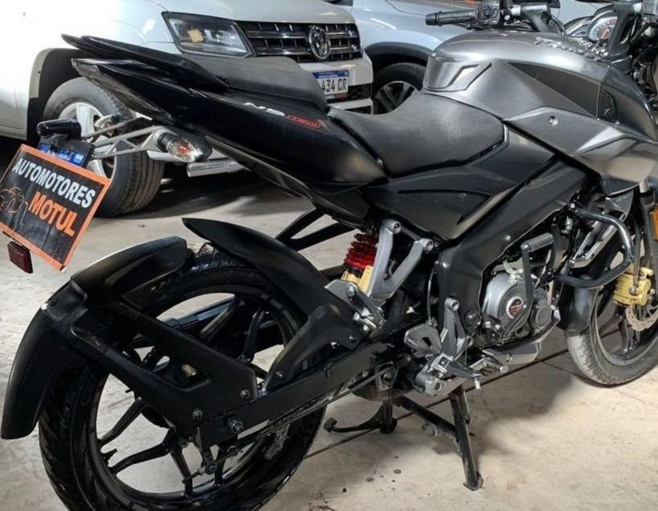 Bajaj Rouser Usada en Mendoza, deRuedas