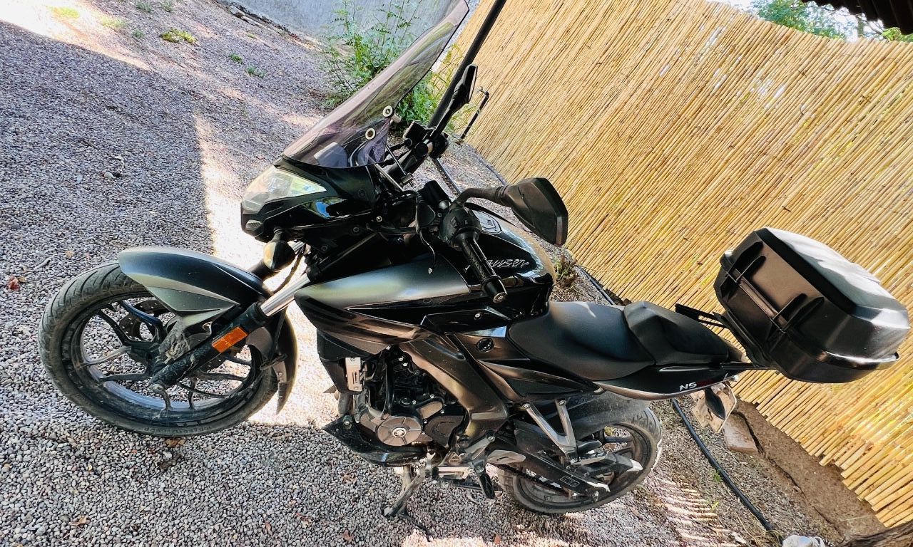 Bajaj Rouser Usada en Mendoza, deRuedas