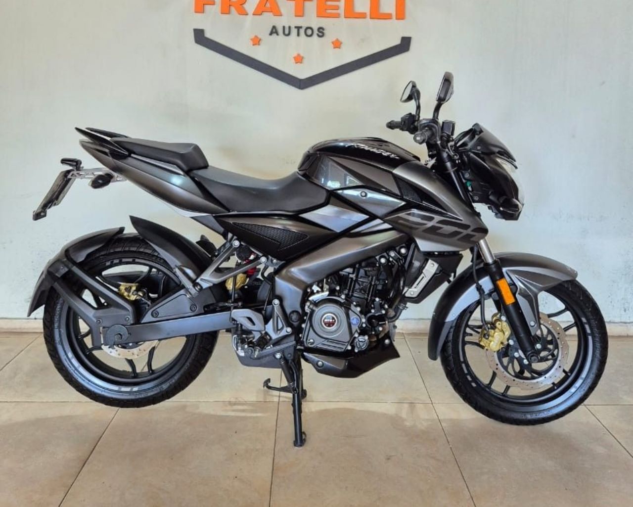 Bajaj Rouser Usada en Mendoza, deRuedas