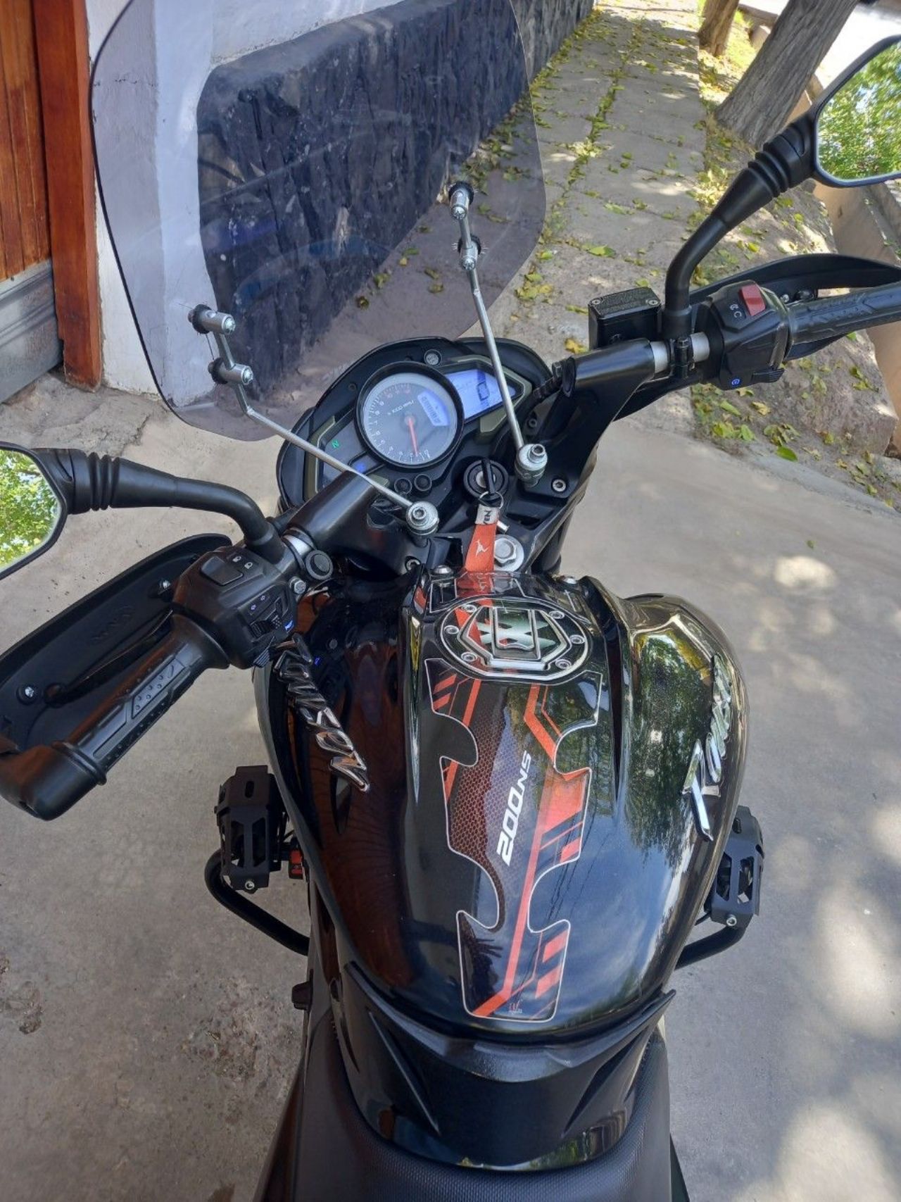 Bajaj Rouser Usada en Mendoza, deRuedas