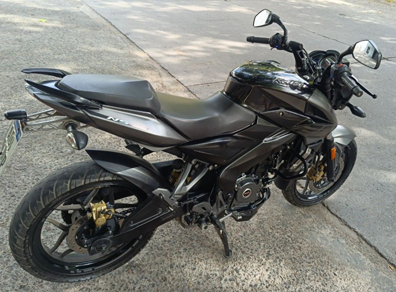 Bajaj Rouser Usada en Mendoza, deRuedas