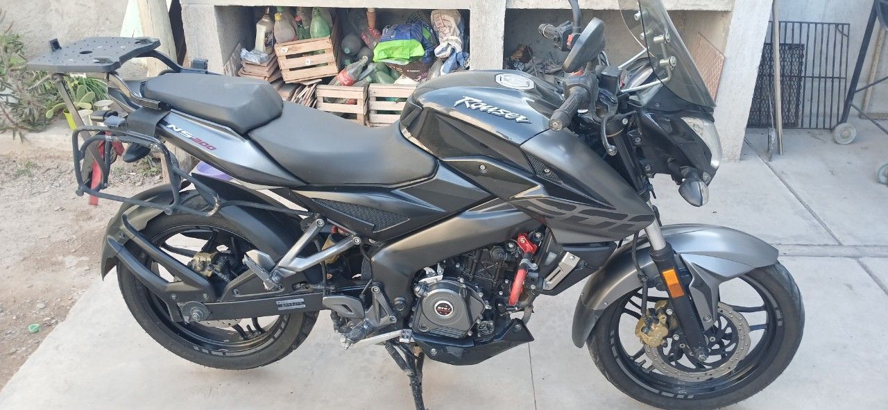Bajaj Rouser Usada en Mendoza, deRuedas