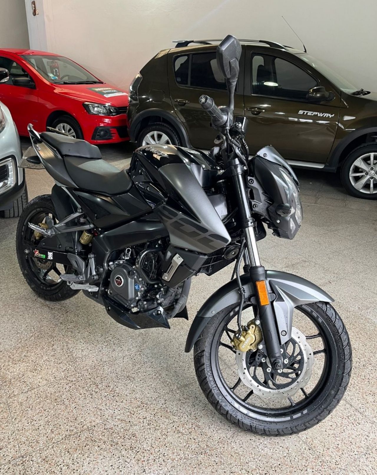 Bajaj Rouser Usada en Córdoba, deRuedas