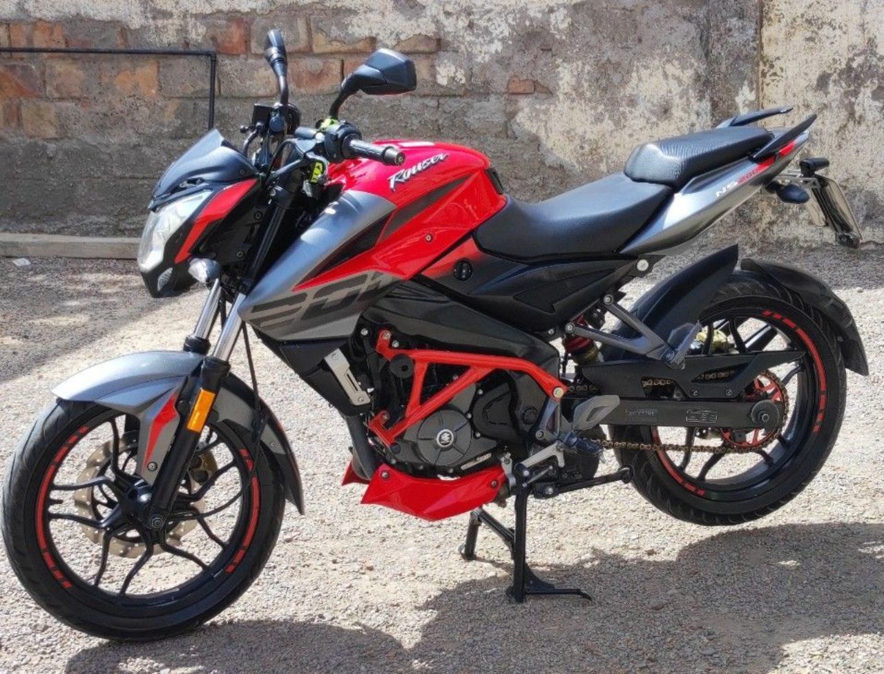 Bajaj Rouser Usada en Mendoza, deRuedas
