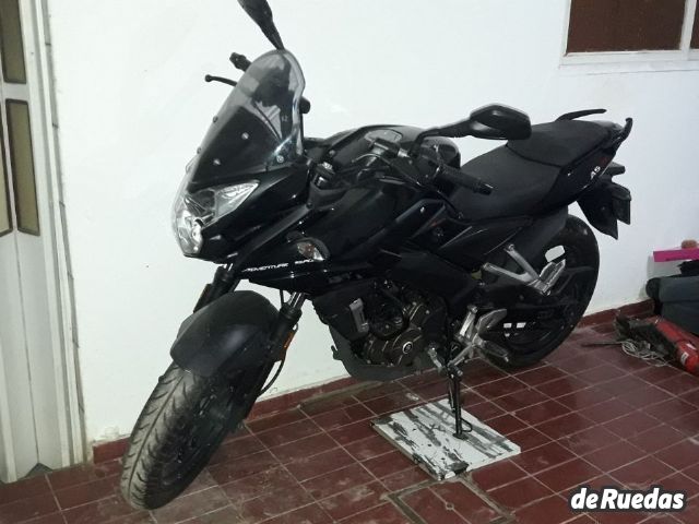 Bajaj Rouser Usada en Mendoza, deRuedas