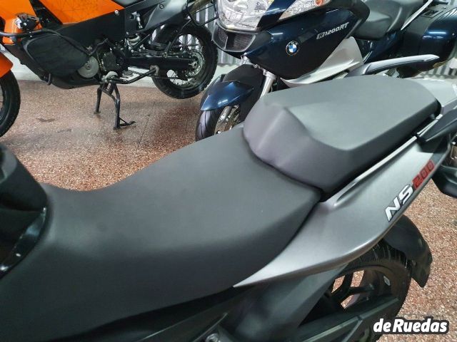 Bajaj Rouser Usada en Mendoza, deRuedas