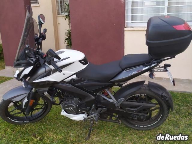 Bajaj Rouser Usada en Córdoba, deRuedas