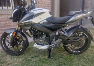Bajaj Rouser Usada en Mendoza