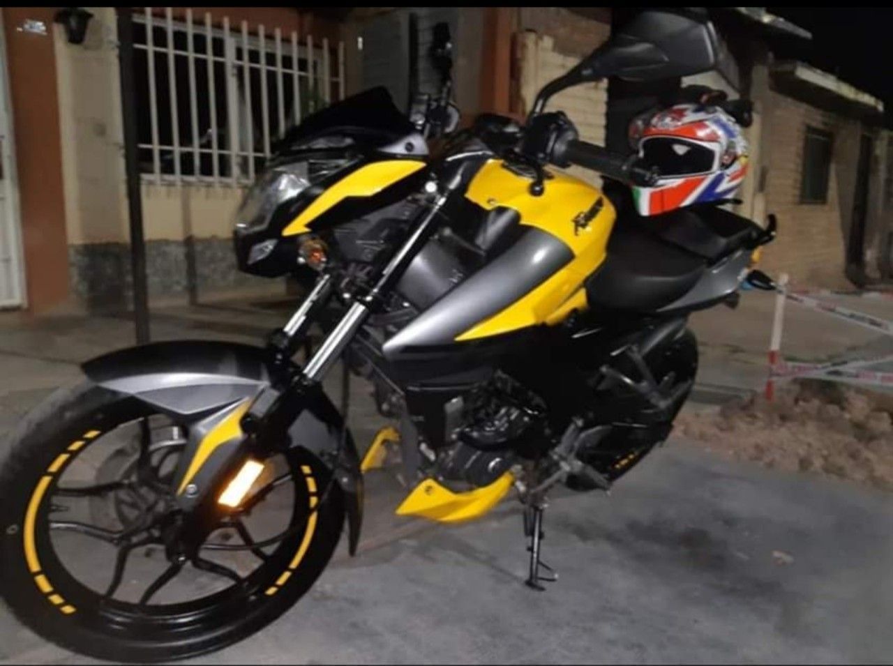 Bajaj Rouser Usada en Mendoza, deRuedas