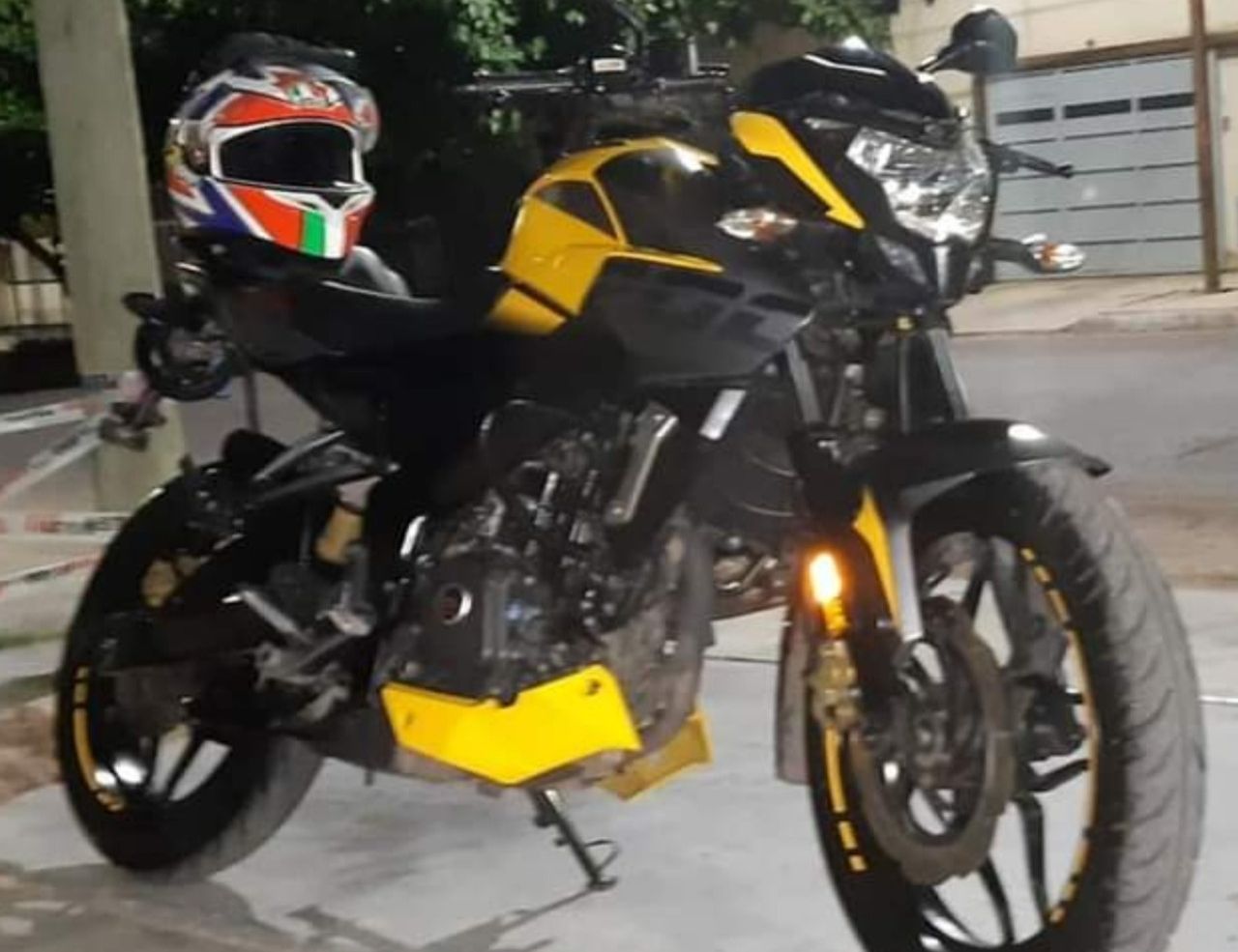 Bajaj Rouser Usada en Mendoza, deRuedas