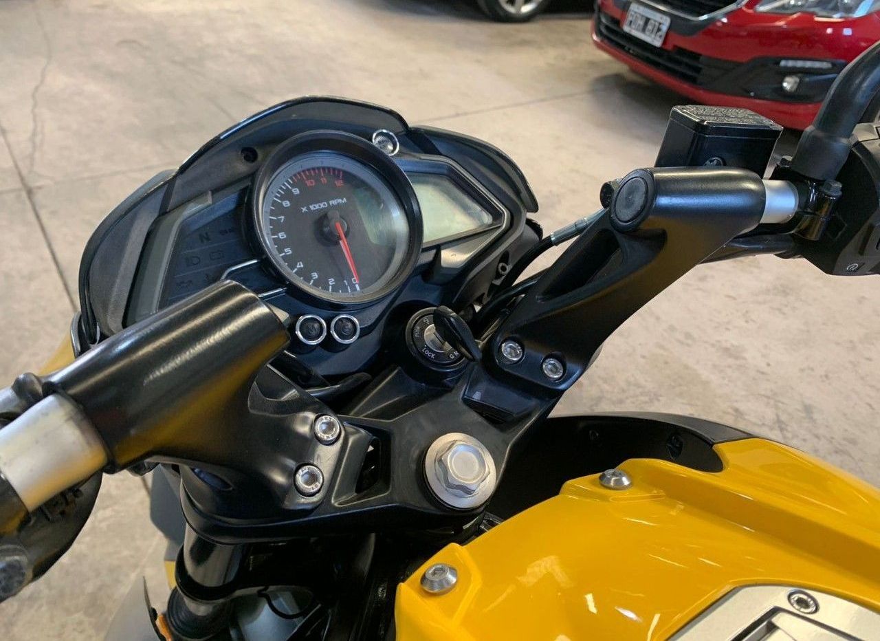 Bajaj Rouser Usada en Mendoza, deRuedas