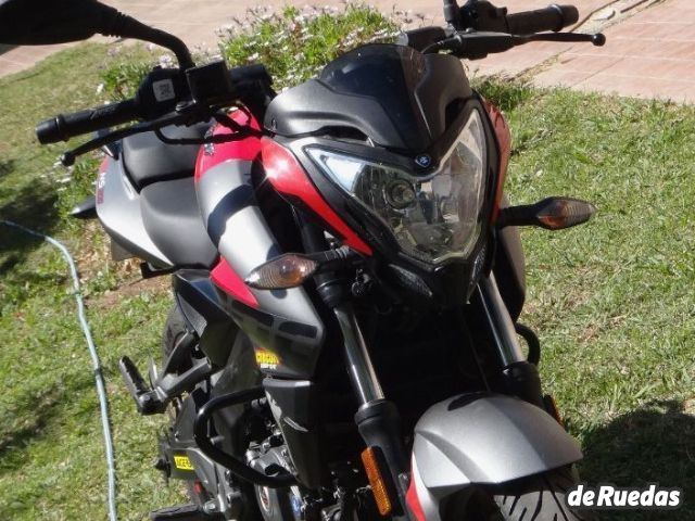 Bajaj Rouser Usada en Mendoza, deRuedas