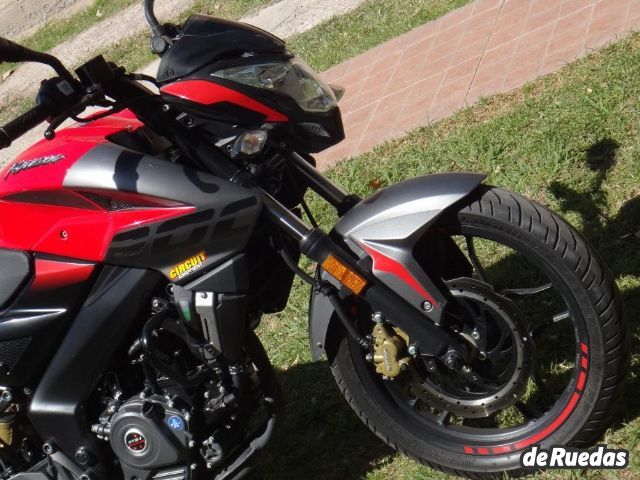 Bajaj Rouser Usada en Mendoza, deRuedas