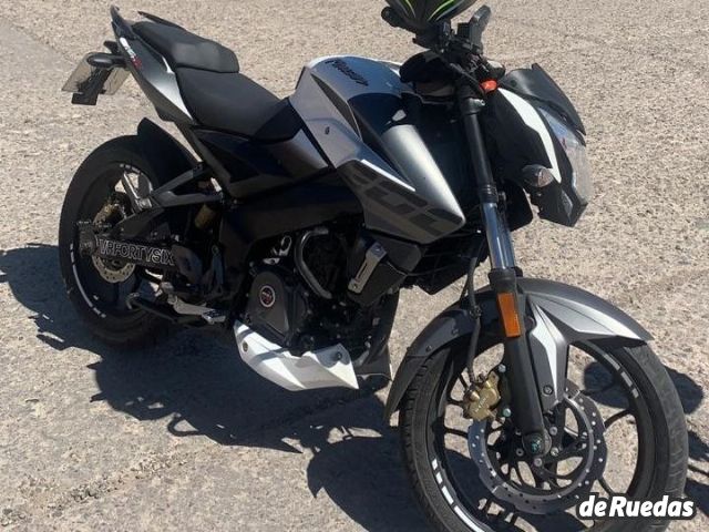 Bajaj Rouser Usada en Mendoza, deRuedas