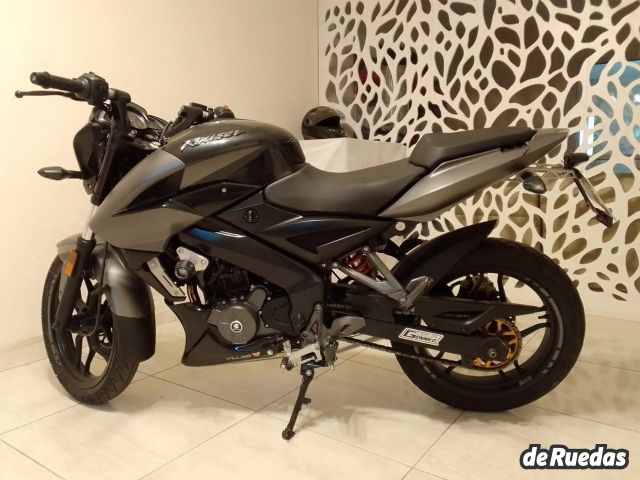 Bajaj Rouser Usada en Córdoba, deRuedas