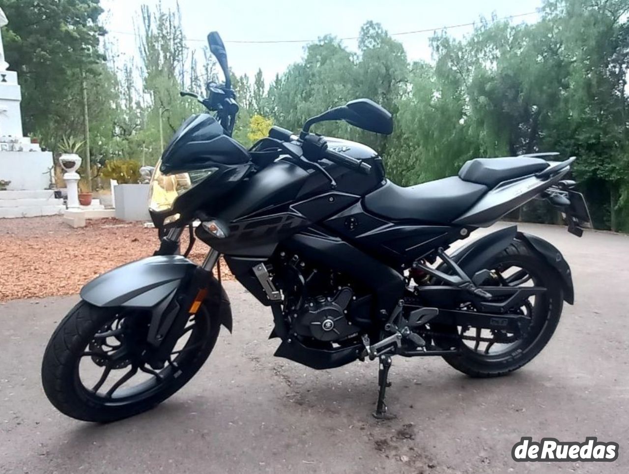 Bajaj Rouser Usada en Mendoza, deRuedas