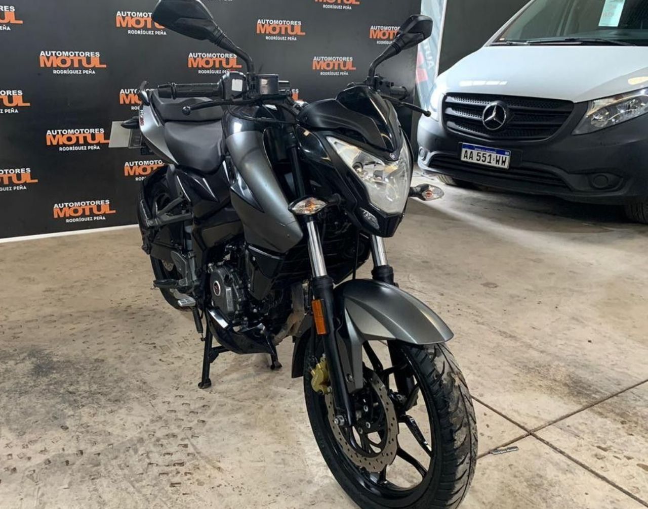 Bajaj Rouser Usada en Mendoza, deRuedas