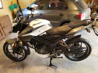 Bajaj Rouser Usada en Mendoza
