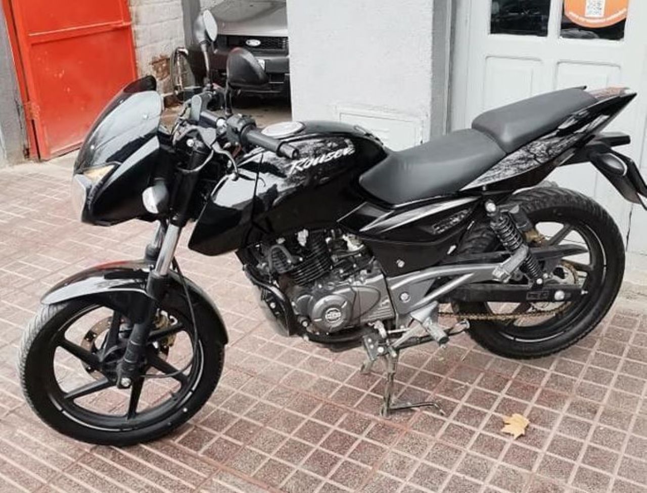 Bajaj Rouser Usada en Mendoza, deRuedas