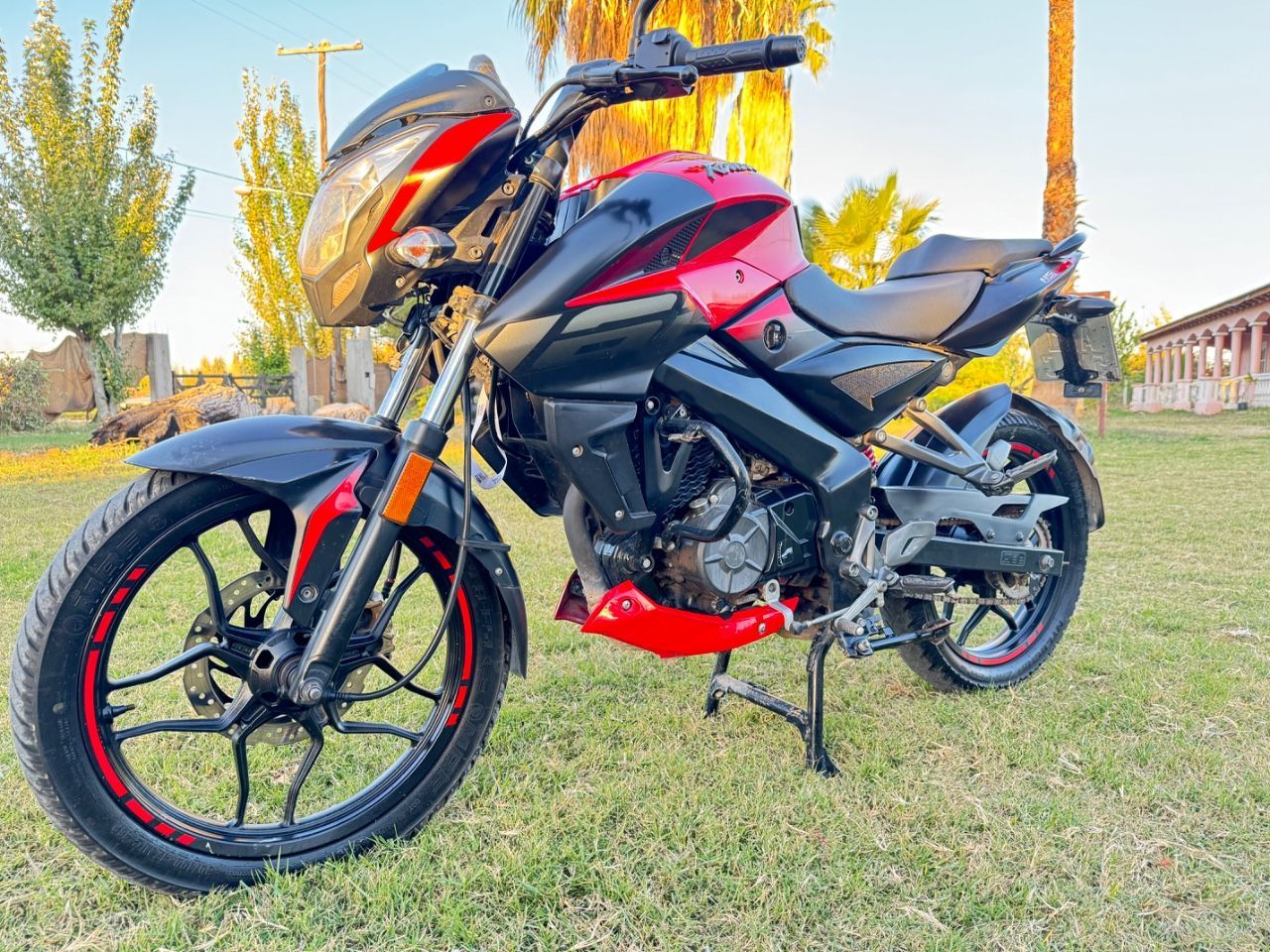 Bajaj Rouser Usada en Mendoza, deRuedas