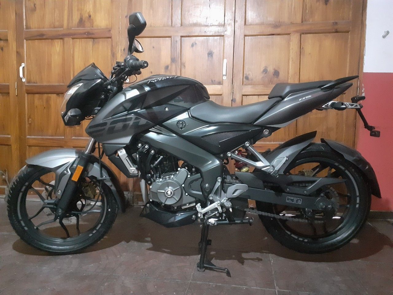 Bajaj Rouser Usada en Mendoza, deRuedas