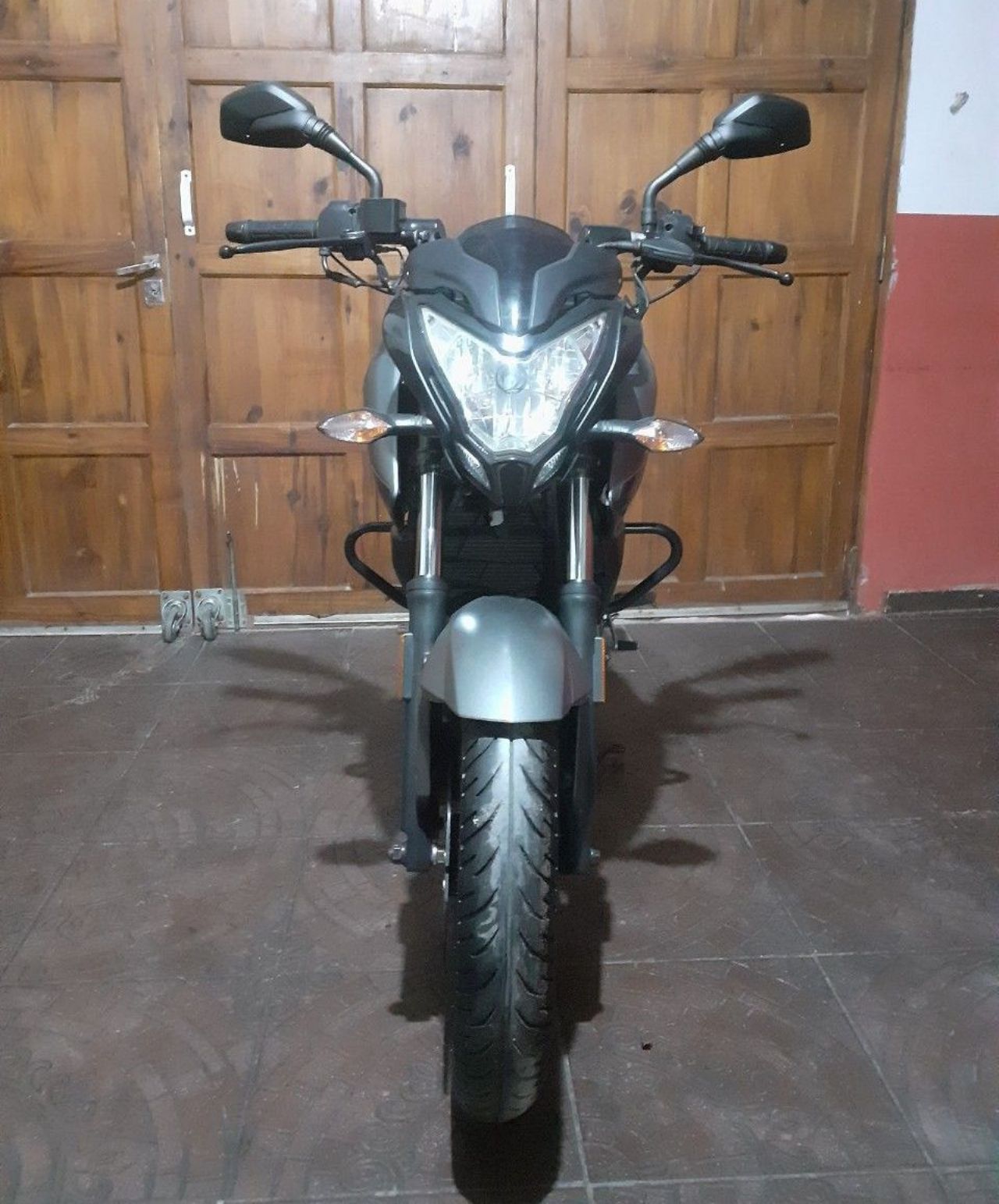 Bajaj Rouser Usada en Mendoza, deRuedas