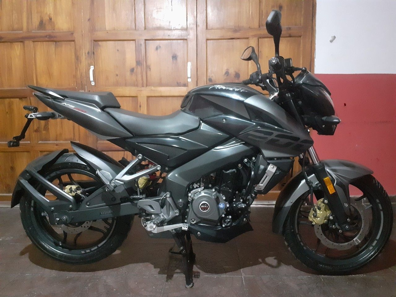 Bajaj Rouser Usada en Mendoza, deRuedas