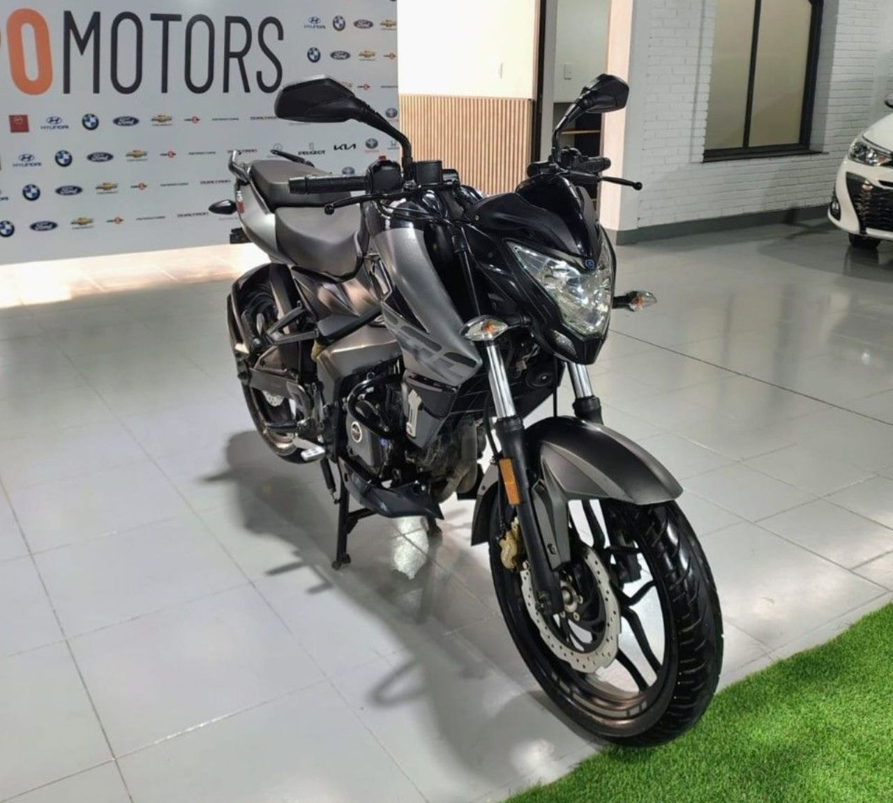 Bajaj Rouser Usada en Mendoza, deRuedas