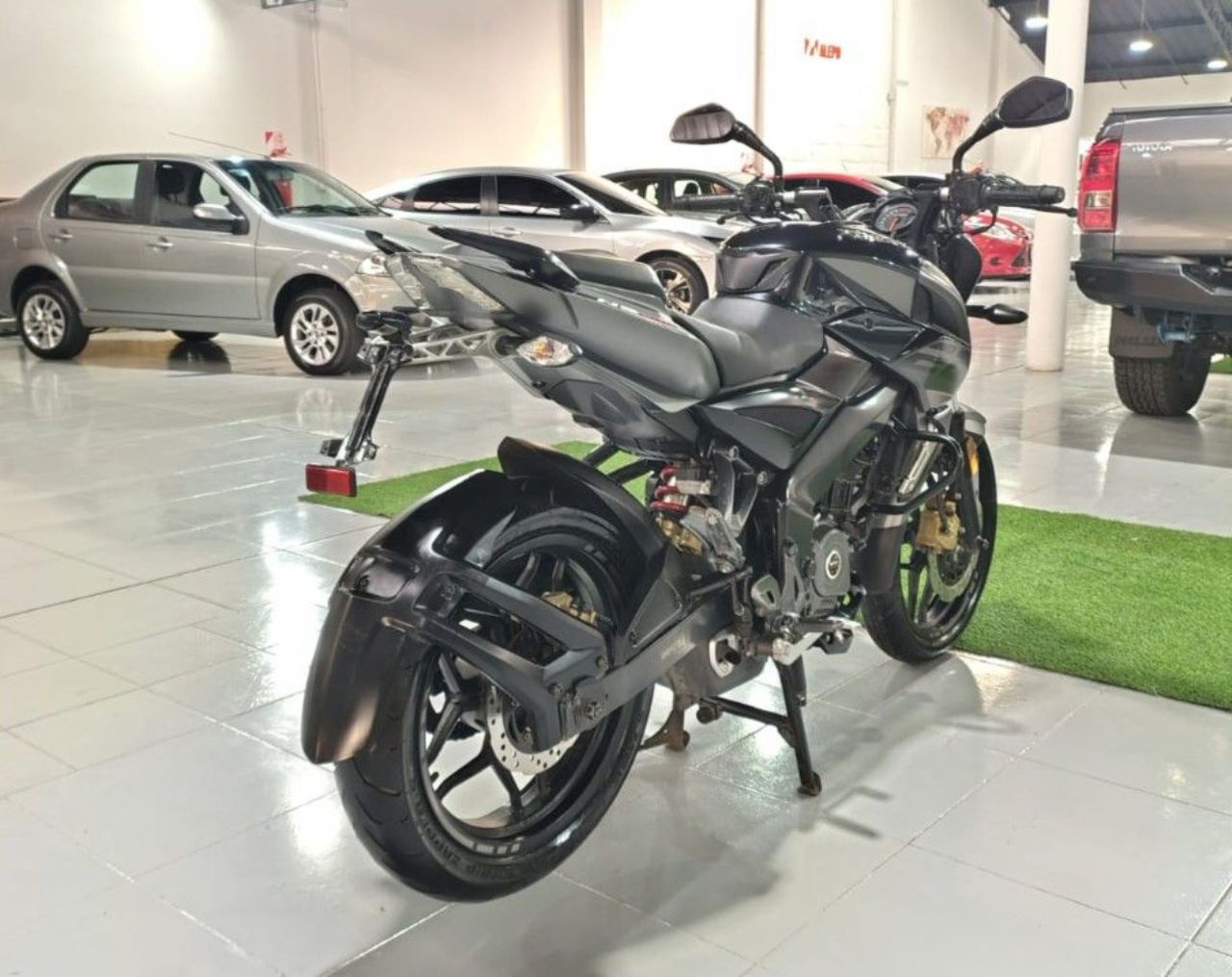 Bajaj Rouser Usada en Mendoza, deRuedas