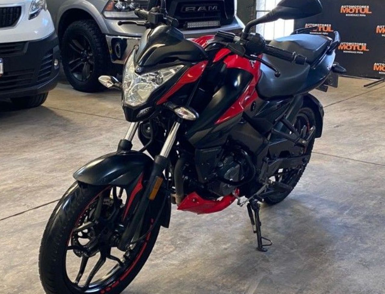 Bajaj Rouser Usada en Mendoza, deRuedas