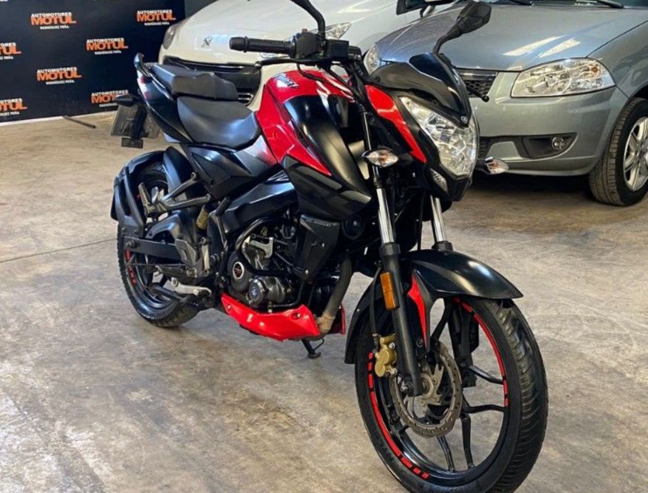 Bajaj Rouser Usada en Mendoza, deRuedas