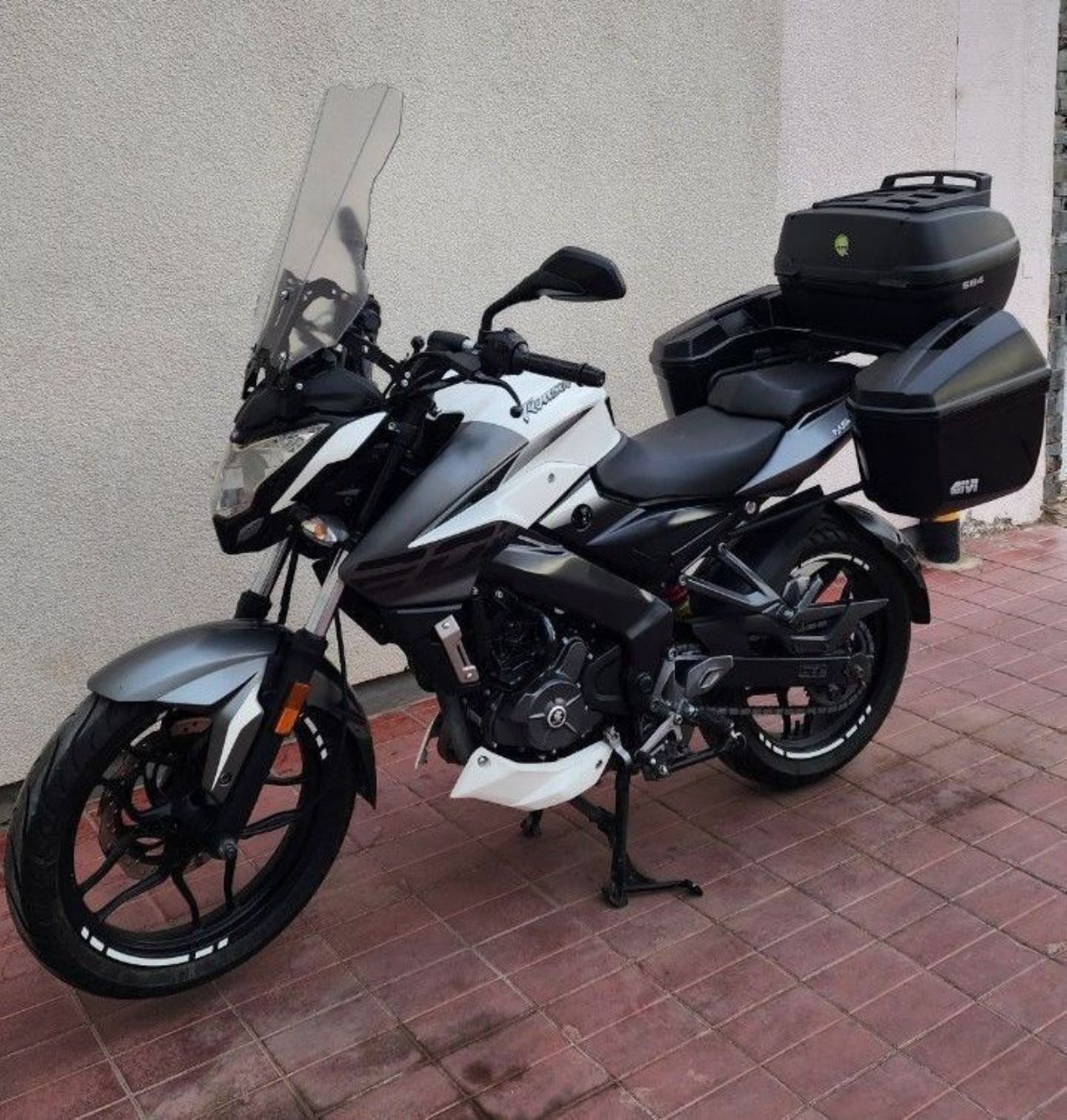 Bajaj Rouser Usada en Mendoza, deRuedas