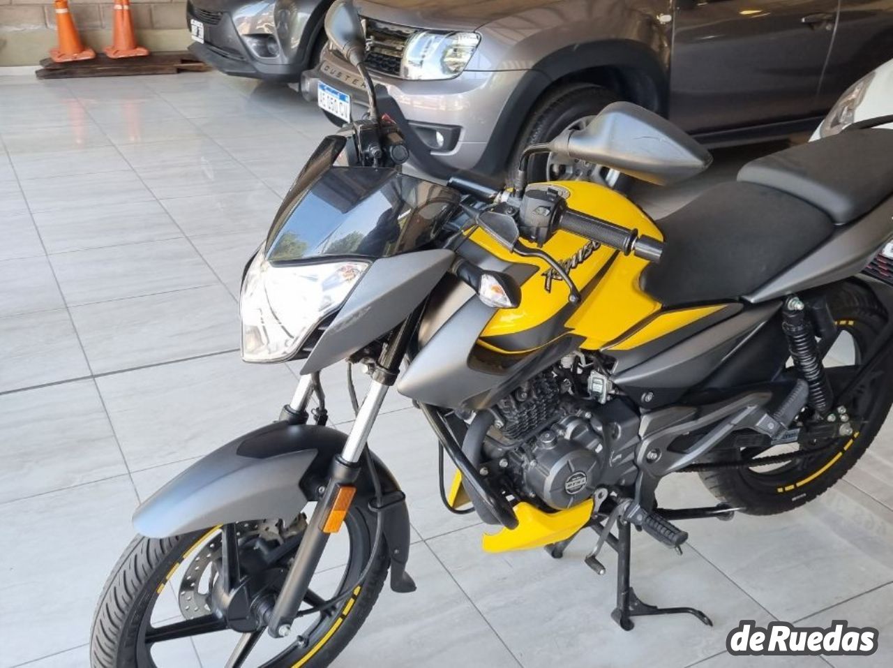 Bajaj Rouser Usada en Mendoza, deRuedas