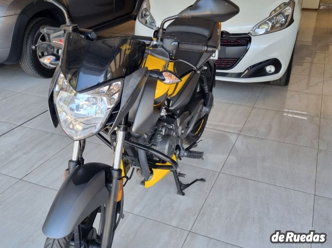 Bajaj Rouser Usada en Mendoza, deRuedas