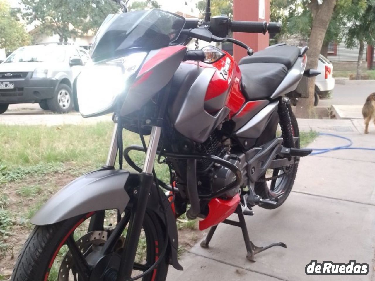 Bajaj Rouser Usada en Mendoza, deRuedas